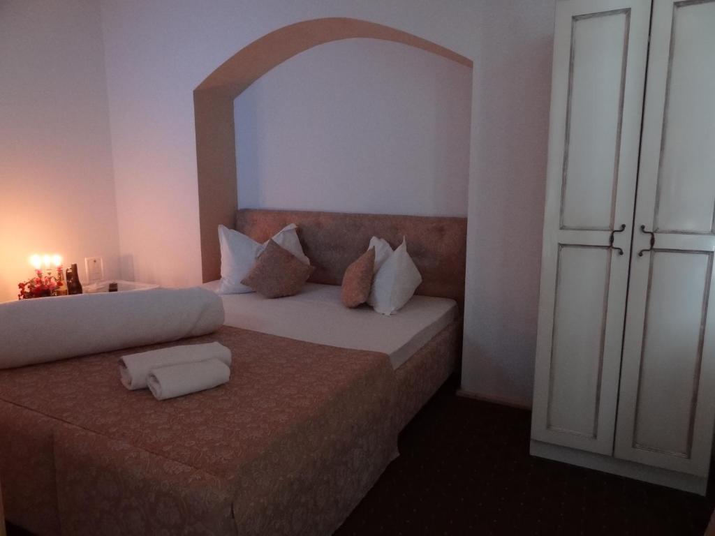 Vila Parlament Bucarest Chambre photo